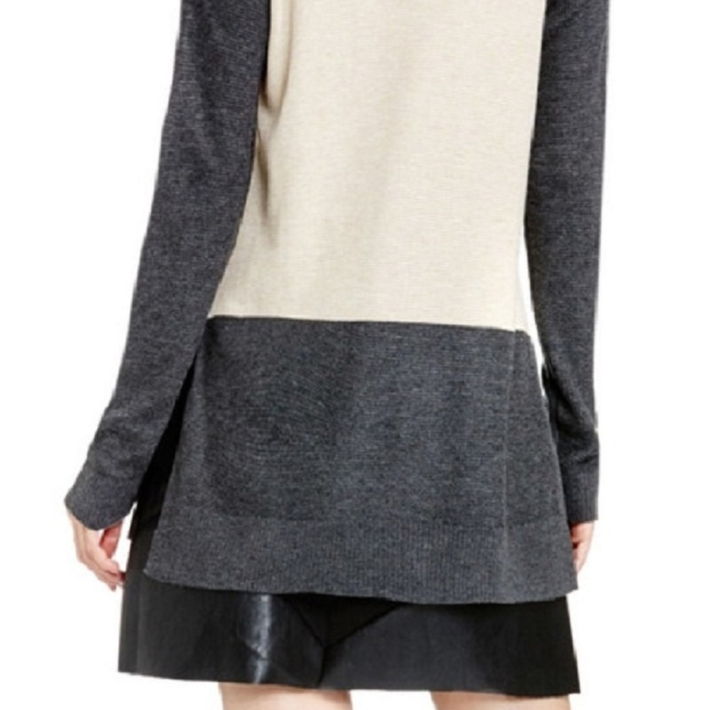 VIINCE CAMUTO Waffle Knit V-Neck Sweater ( SMALL ) - Picture 2 of 4